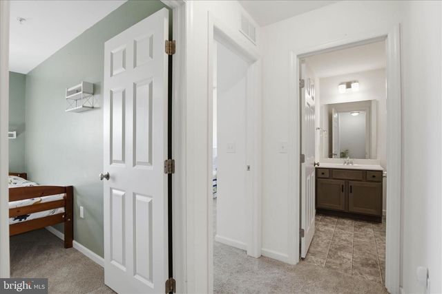 2429 SPRING WATER CIR, Lancaster, PA 17601