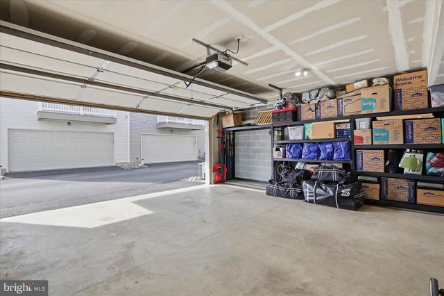 2429 SPRING WATER CIR, Lancaster, PA 17601