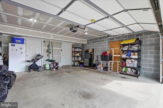 2429 SPRING WATER CIR, Lancaster, PA 17601