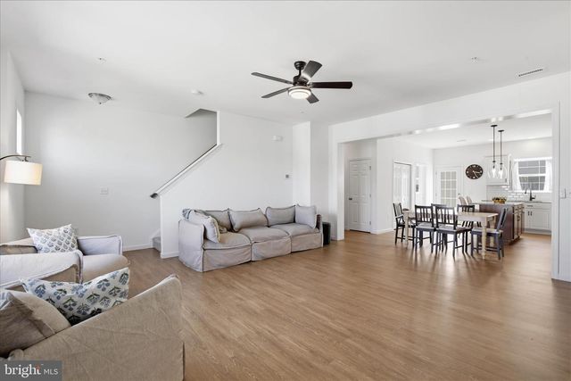 2429 SPRING WATER CIR, Lancaster, PA 17601
