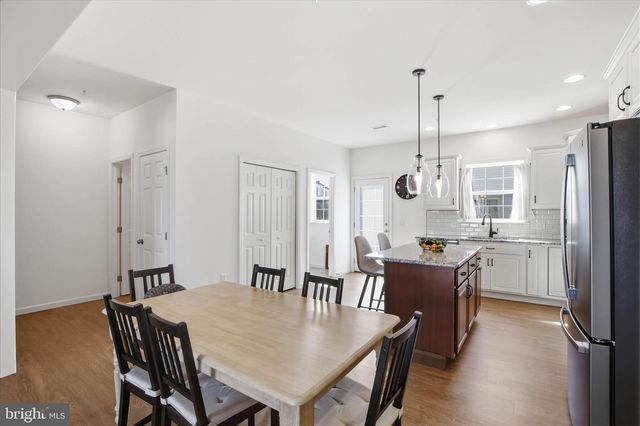 2429 SPRING WATER CIR, Lancaster, PA 17601