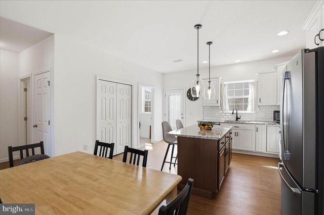 2429 SPRING WATER CIR, Lancaster, PA 17601