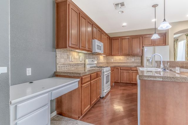 188 Thomsen Rd, Lathrop, CA 95330