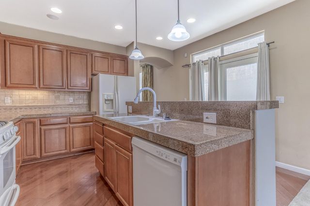 188 Thomsen Rd, Lathrop, CA 95330
