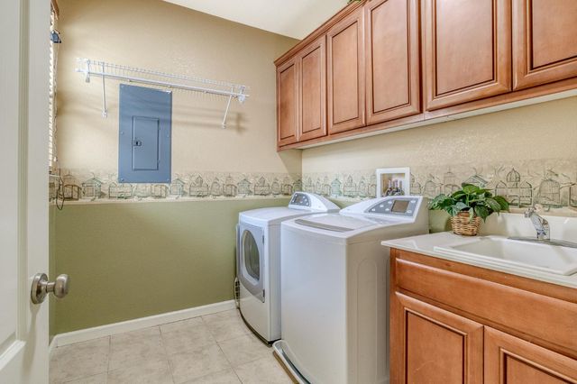 188 Thomsen Rd, Lathrop, CA 95330
