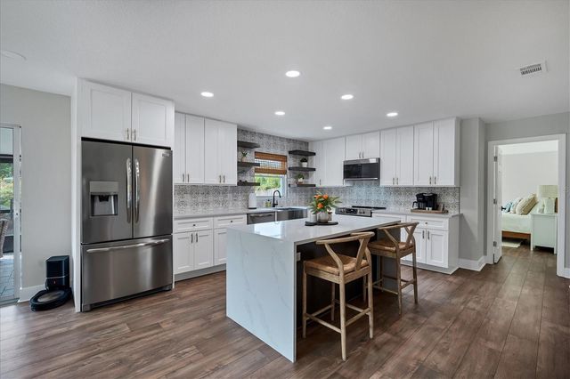 2307 10TH STREET W, Palmetto, FL 34221