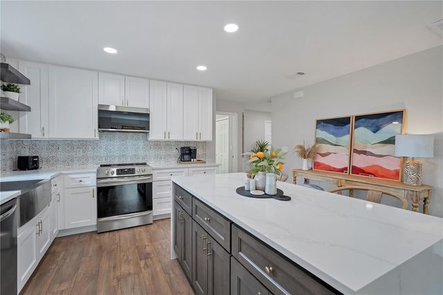 2307 10TH STREET W, Palmetto, FL 34221