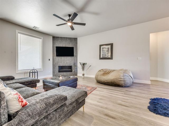 1412 NW 17th Place, Newcastle, OK 73065