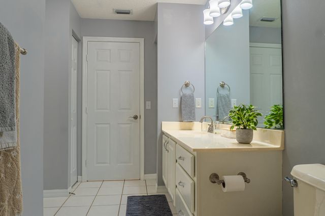 5264 SE 42nd Street, Okeechobee, FL 34974