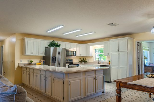 5264 SE 42nd Street, Okeechobee, FL 34974