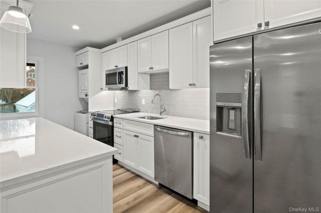 71 W Main Street 2B, Oyster Bay, NY 11771