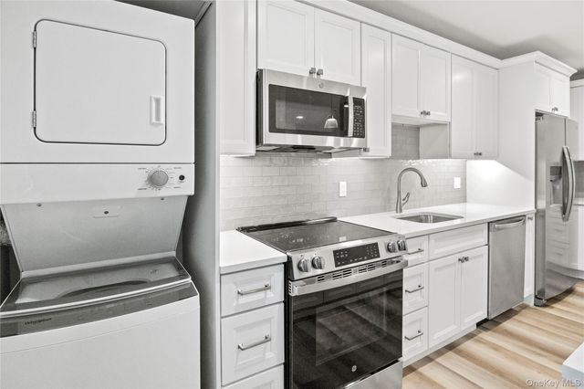 71 W Main Street 2B, Oyster Bay, NY 11771