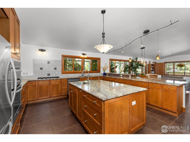 108 Lonestar Rd, Lyons, CO 80540