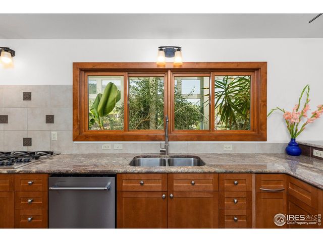 108 Lonestar Rd, Lyons, CO 80540