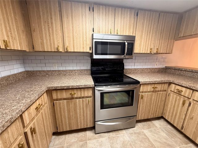 12155 ENVIRONMENTAL DRIVE 6, New Port Richey, FL 34654