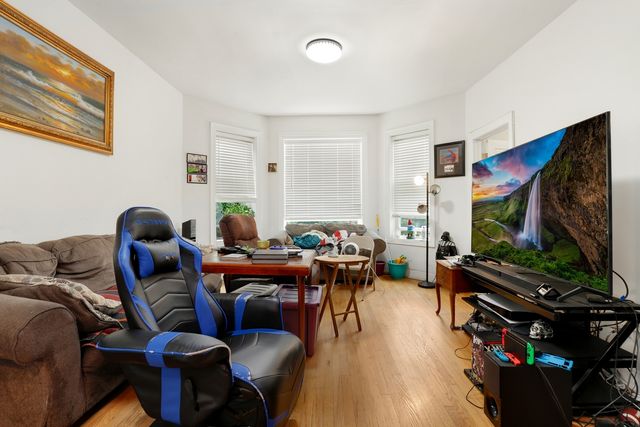 7145 S King Drive, Chicago, IL 60619