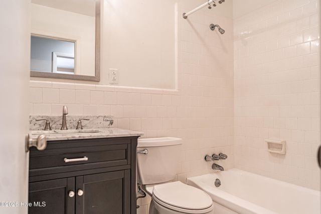 160 W Delaware Avenue, Southern Pines, NC 28387