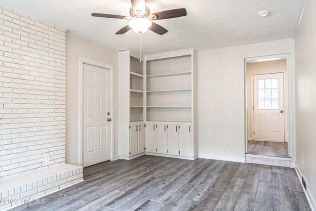 160 W Delaware Avenue, Southern Pines, NC 28387