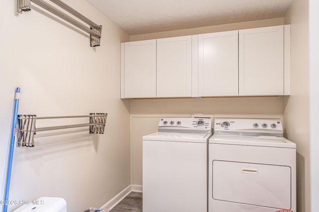 160 W Delaware Avenue, Southern Pines, NC 28387