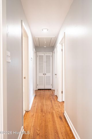 160 W Delaware Avenue, Southern Pines, NC 28387