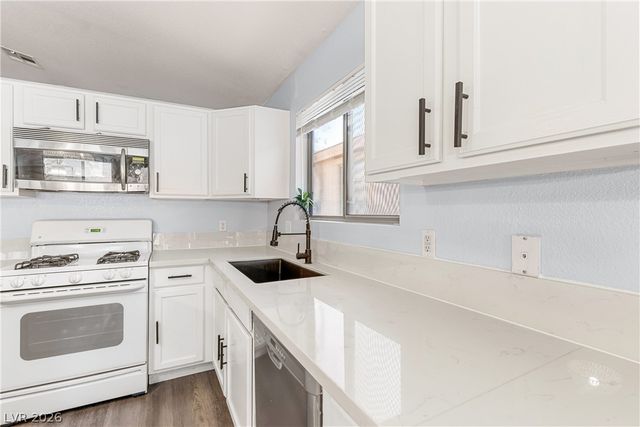 10133 Barrel Ridge Street, Las Vegas, NV 89183