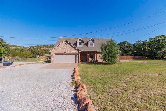 413 E Lake Dr, Medicine Park, OK 73557
