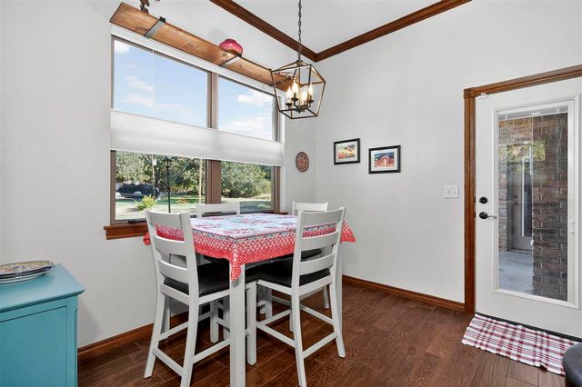 413 E Lake Dr, Medicine Park, OK 73557