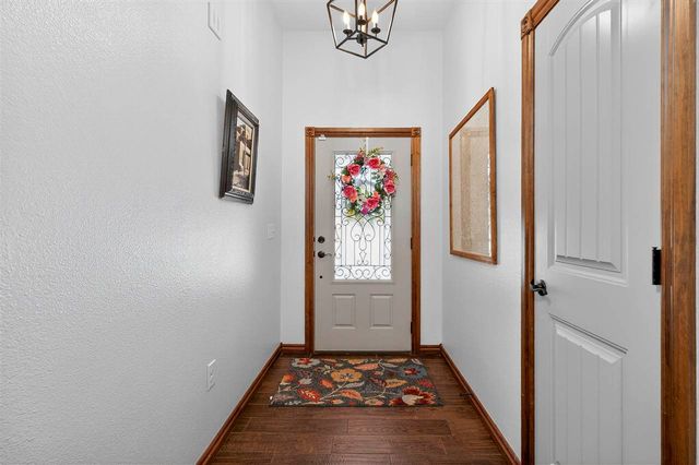 413 E Lake Dr, Medicine Park, OK 73557