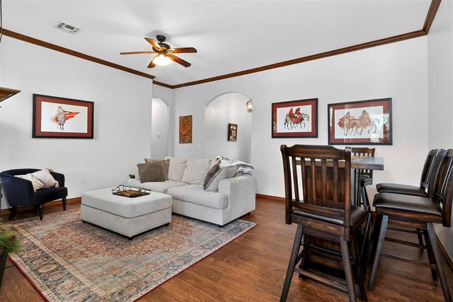 413 E Lake Dr, Medicine Park, OK 73557