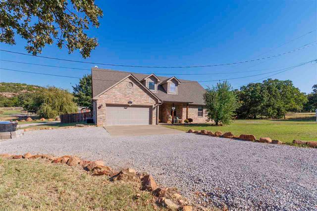 413 E Lake Dr, Medicine Park, OK 73557