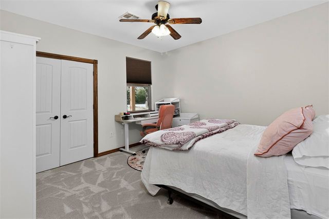 413 E Lake Dr, Medicine Park, OK 73557