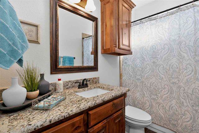 413 E Lake Dr, Medicine Park, OK 73557