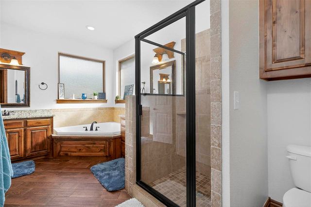 413 E Lake Dr, Medicine Park, OK 73557