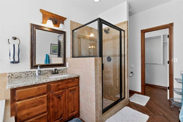 413 E Lake Dr, Medicine Park, OK 73557