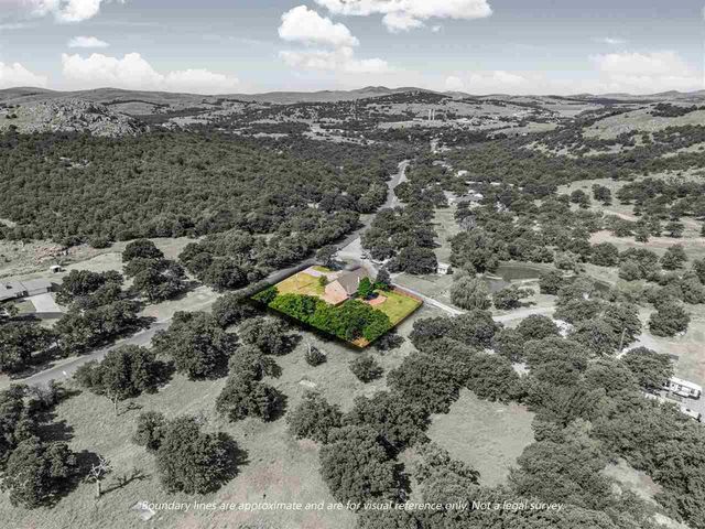 413 E Lake Dr, Medicine Park, OK 73557