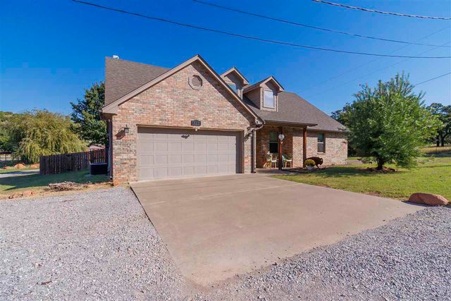 413 E Lake Dr, Medicine Park, OK 73557