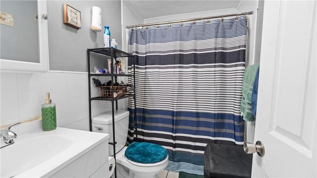 27 Gillen Avenue 207B, North Providence, RI 02904