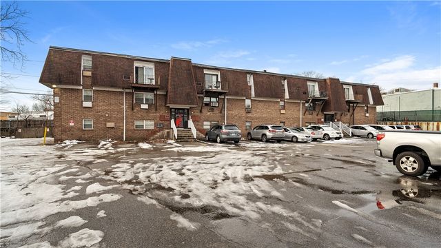 27 Gillen Avenue 207B, North Providence, RI 02904