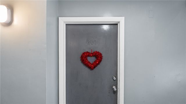 27 Gillen Avenue 207B, North Providence, RI 02904