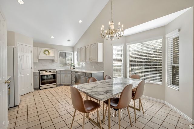 462 S PITFORD DR, Centerville, UT 84014