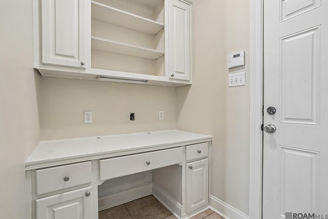 5738 Parkknoll Place Dr, Baton Rouge, LA 70816