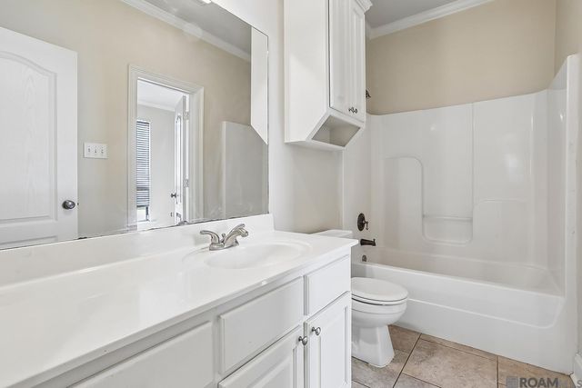 5738 Parkknoll Place Dr, Baton Rouge, LA 70816
