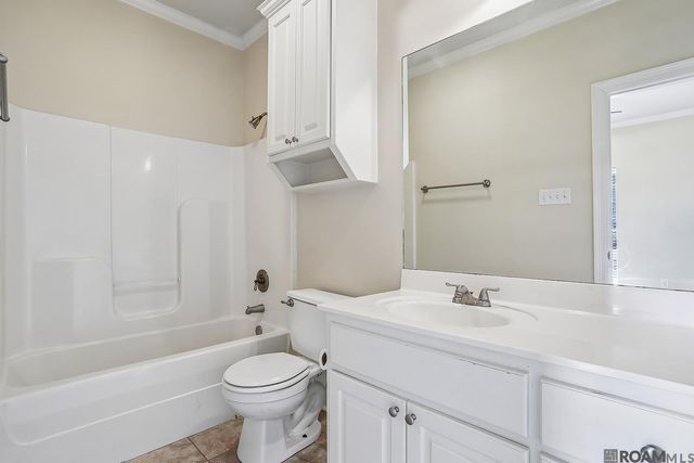 5738 Parkknoll Place Dr, Baton Rouge, LA 70816