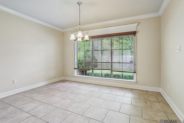 5738 Parkknoll Place Dr, Baton Rouge, LA 70816