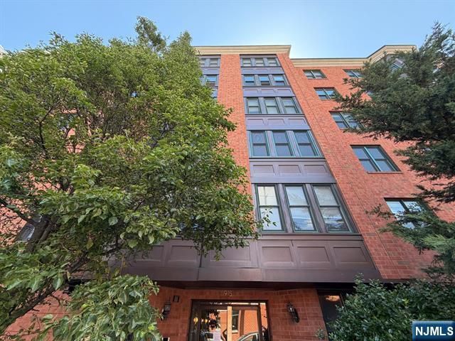 915 Madison Street 5E, Hoboken, NJ 07030