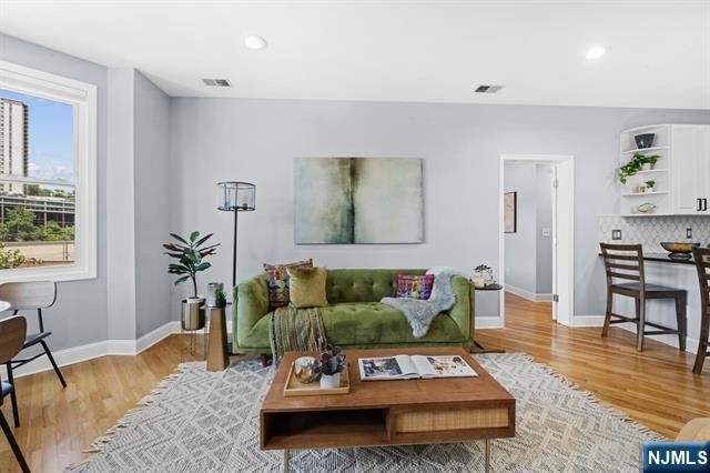 915 Madison Street 5E, Hoboken, NJ 07030