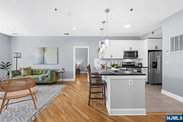 915 Madison Street 5E, Hoboken, NJ 07030
