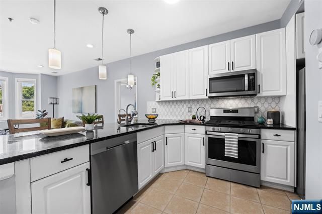 915 Madison Street 5E, Hoboken, NJ 07030