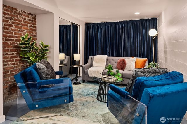 5111 S Hudson Street, Seattle, WA 98118