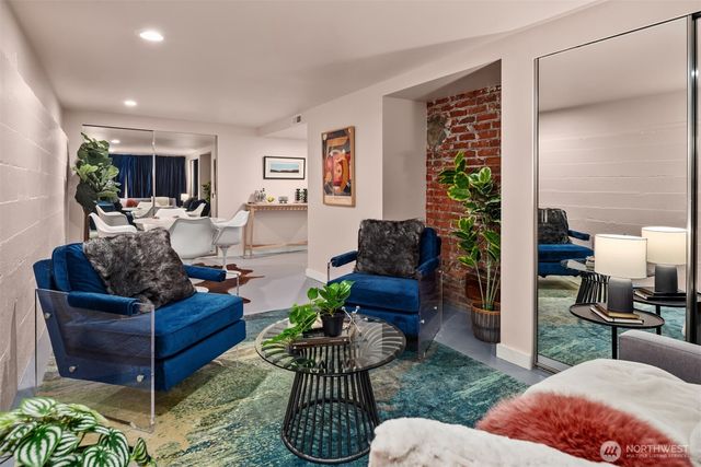 5111 S Hudson Street, Seattle, WA 98118